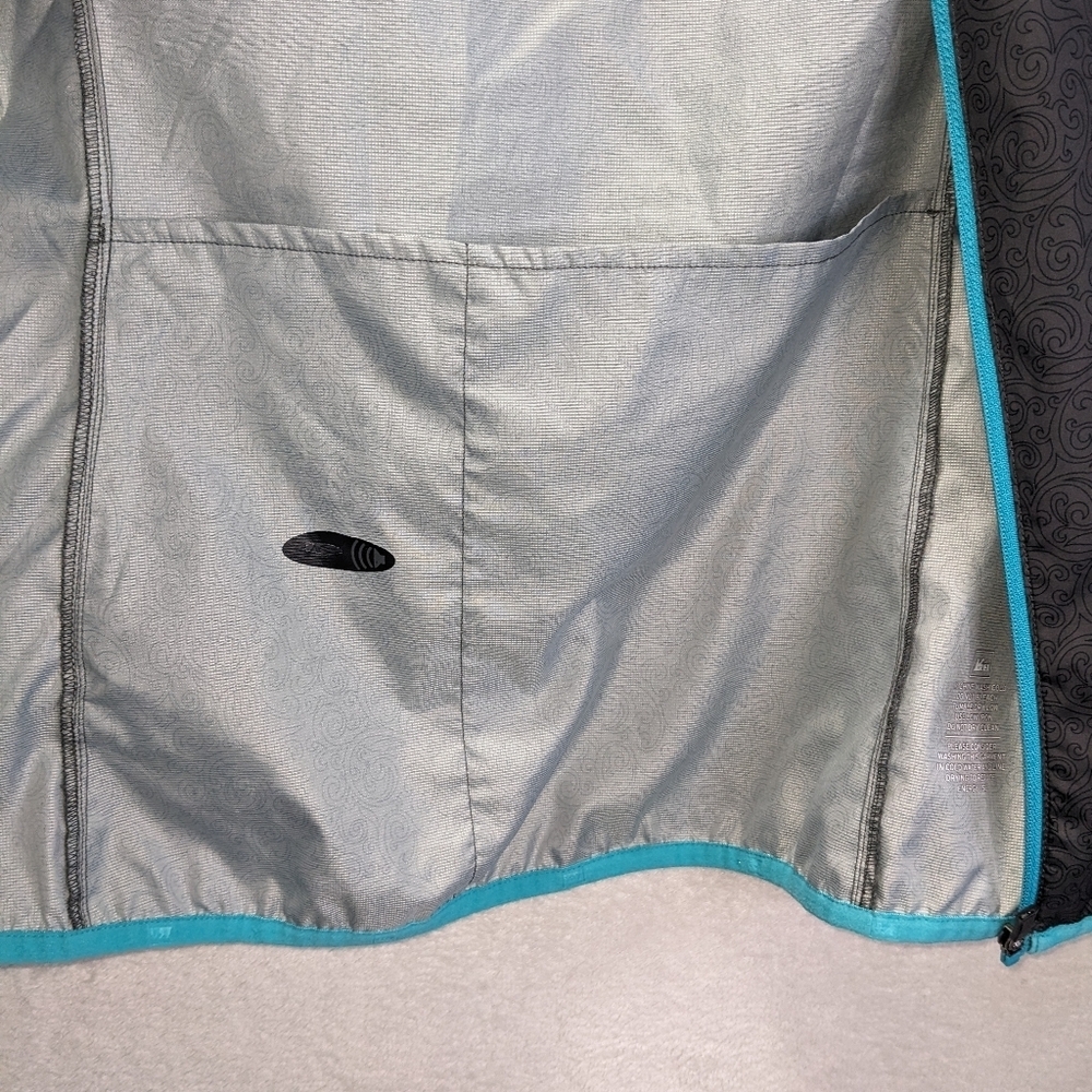 REI Women's Black Paisley Printed Lightweight Biking Jacket with Blue Accents XS - Picture 8 of 14